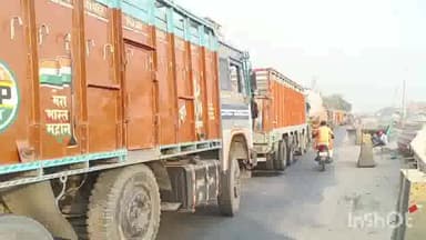 मोहनिया: NH- 2 पर लगभग 7 किलोमीटर लगा भीषण जाम, कई मालवाहक और यात्री वाहन फंसे