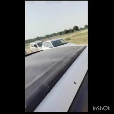 आगरा: चलती कार में स्टंट करते हुए वीडियो सोशल मीडिया पर वायरल, थाना सिकंदरा क्षेत्र का बताया जा रहा है वायरल वीडियो