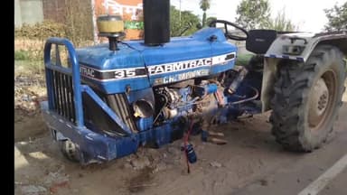 अमरोहा: रजबपुर बाईपास पर तेज रफ्तार कार ने ट्रैक्टर ट्राली को मारी जोरदार टक्कर ट्रैक्टर चालक की मौके पर मौत,