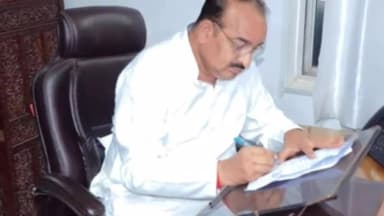 रायबरेली: हरचंदपुर स्थित पंचवटी आवास पर राज्यमंत्री ने लगाया जनता दरबार सुनी समस्याएं संबंधित को दिए निस्तारण के निर्देश