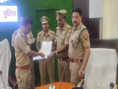 रायबरेली: जनपद रायबरेली के 5 थानों को IGRS पोर्टल के जोन में प्रथम स्थान पाने वाले निरीक्षकों को कप्तान ने दिया प्रशस्ति पत्र