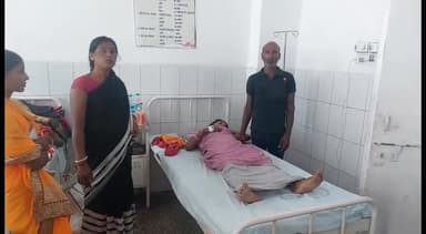 लखीसराय: मेहसोना बसवाचकचक गांव में सांड ने एक महिला पर हमला कर महिला को किया लहूलुहान