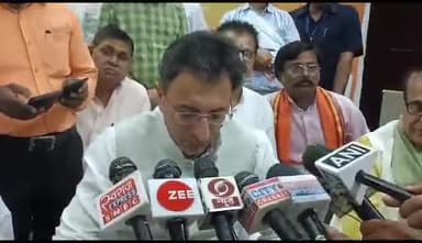 मुरादाबाद: लोक निर्माण मंत्री जितिन प्रसाद पहुंचे मुरादाबाद, सिविल लाइन स्थित पंचायत भवन में की प्रेस वार्ता