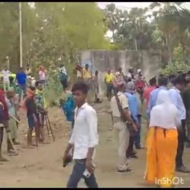 कलेर: वालिदाद स्थित केसरे हिंद जमीन पर अवैध निर्माण को जिला प्रशासन ने किया ध्वस्त, जमीन अतिक्रमण मुक्त की कवायद हुई शुरू