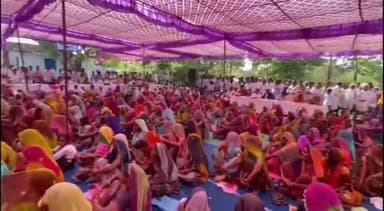 छोटीसादड़ी: मंत्री उदयलाल आंजना ने ग्राम पंचायत ईटों का तालाब में मंहगाई राहत कैंप का किया अवलोकन