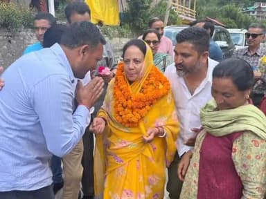 जलोग: सांसद प्रतिभा सिंह ने किया नग्गर क्षेत्र का दौरा, लोगों से की मुलाकात