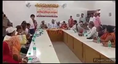 कहरा: जिला परिषद स्थित सभागार में ग्राम कचहरी प्रतिनिधि के दो दिवसीय प्रशिक्षण कार्यक्रम का डीएम ने किया उद्घाटन