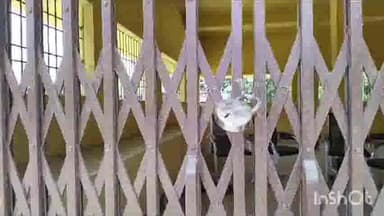 मोहनिया: सांसद मद से बना ब्लॉक परिसर मोहनिया में प्रतिक्षालय उद्घाटन के बाद से पड़ा बंद, गर्मी में लोगों की बढ़ी परेशानी