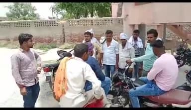 हाथरस: मुरसान- सादाबाद रोड पर सामुदायिक स्वास्थ्य केंद्र के पास दो बाइकों की भिडंत में एक बाइक सवार युवक की हुई मौत