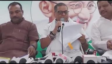 पटना ग्रामीण: जदयू कार्यालय में MLC नीरज कुमार ने किया प्रेस कॉन्फ्रेंस, सम्राट चौधरी के डिग्री वाले यूनिवर्सिटी को लेकर उठाया सवाल