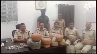 पतरातू: भुरकुंडा के रिवर साइड क्षेत्र से 13 किलो गांजा के साथ एक युवक गिरफ्तार, तीन फरार
