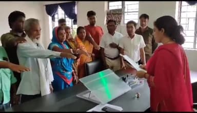 बारसोई: प्रखंड विकास पदाधिकारी कार्यालय में नवनिर्वाचित सदस्यों को BDO प्रियंका कुमारी ने दिलाई शपथ