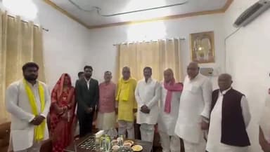 ओमप्रकाश राजभर के पुत्र अरुण राजभर को आशीर्वाद देने फत्तेहपुर पहुंचे पूर्व प्रतिपक्ष नेता रामगोविंद चौधरी