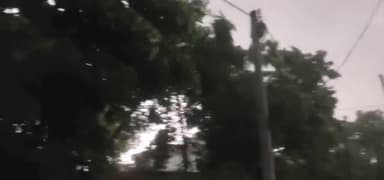 कस्बा: तेज आंधी व बारिश से कसबा में कई कच्ची मकानों के छत उड़े, ग्रामीण क्षेत्र में बिजली आपूर्ति हुई ठप