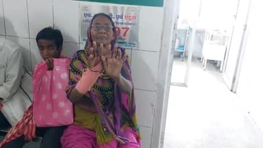 लखीसराय: लखीसराय जिले के बडहिया रेलवे स्टेशन पर ट्रेन से उतरने के क्रम में 60 वर्षीय वृद्ध महिला हुई गिरकर जख्मी