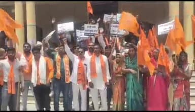 अमरोहा: शिवसेना व क्रांति सेना के कार्यकर्ताओं ने कलेक्ट्रेट पहुंचकर गजरौला पुलिस के खिलाफ कलेक्टर को सौंपा शिकायती पत्र