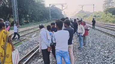 सैदपुर: परिजनों से नाराज युवक ने बापू इंटर कॉलेज के पास पटरी पर ट्रेन के आने कूदकर की आत्महत्या की कोशिश, युवक का एक हाथ कटा