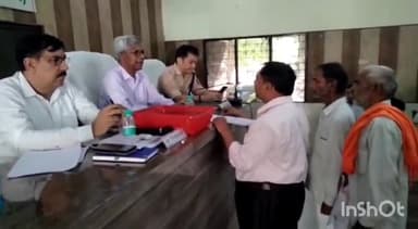 बिलारी: फतेहपुर खास गांव में राशन वितरण में गड़बड़ी मिलने पर SDM ने कोटेदार का लाइसेंस निरस्त करने के दिए आदेश