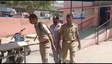 हाथरस: कोतवाली चंदपा पुलिस ने महिला से दुष्कर्म व अश्लील वीडियो बनाकर वायरल करने की धमकी देने वाले आरोपी को किया गिरफ्तार