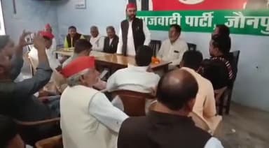 जौनपुर: ढालगर टोला के सपा कार्यालय पर लोकसभा चुनाव की तैयारी को लेकर हुई बैठक, जिला अध्यक्ष अवध नाथपाल ने की अध्यक्षता