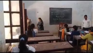 सुल्तानपुर: जिले में 565 छात्रों ने प्रथम पाली में छोड़ी B.Ed प्रवेश परीक्षा, डीएम व एसपी ने परीक्षा केंद्रों का किया निरीक्षण