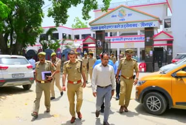 डीएम व एसपी ने बीएड प्रवेश परीक्षा के केंद्रों का किया औचक निरीक्षण, संबंधित को दिए आवश्यक दिशा-निर्देश।