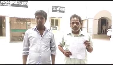 रायबरेली: जिलाधिकारी कार्यालय पहुंचे पीड़ित ने की जमीन पर जबरन कब्जा किए जाने की शिकायत