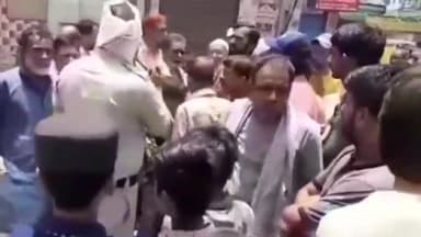 रतलाम नगर: मोचीपुरा क्षेत्रवासियों ने मूलभूत समस्याओं को लेकर किया चक्काजाम निगम अधिकारियों ने दिया आश्वासन फिर खुला जाम