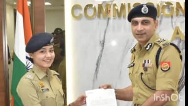 आगरा: पुलिस लाइन स्थित कार्यालय पर आगरा पुलिस कमिश्नर ने साइबर सेल परीक्षा पास करने वाले पुलिसकर्मियों को किया सम्मानित