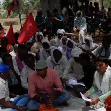 कलेर: महागठबंधन के द्वारा प्रखंड मुख्यालय कलेर पर दिया गया एक दिवसीय धरना ,मांगों से संबंधित वीडियो को दिया गया ज्ञापन