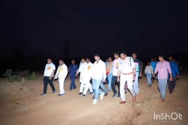 बतौली: सीतापुर विधानसभा अंतर्गत बतौली और अन्य स्थलों पर देर रात ग्रामीण क्षेत्रों का दौरा कर रहे खाद्य मंत्री अमरजीत भगत