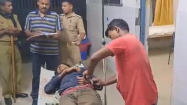 बलरामपुर: नगर में बलरामपुर-श्रावस्ती बॉर्डर के हथियाकुंडा नाले के पास अज्ञात वाहन की टक्कर से बाइक सवार गम्भीर रूप से हुआ घायल