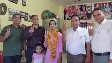 डग: कस्बा डग स्थित मॉडल स्कूल की छात्रा ने पास किया नीट एग्जाम, किया गया सम्मानित