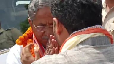 करपी: किंजर जाने के क्रम में सोहसा गांव में पूर्व मंत्री नंदकिशोर यादव का ग्रामीणों ने जमकर किया स्वागत