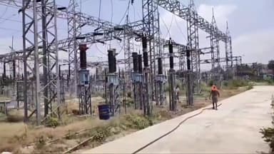 हज़ारीबाग: जिले में बिजली की समस्या से लोगों को नहीं मिल पा रही है निजात शहर में रोजाना घंटों रहती है बिजली बाधित।