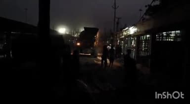 मुशहरी: ब्यवसाईयो के हंगामे के बीच अहियापुर स्थित बाजार समिति में अवैध गेट बंद