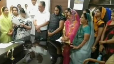 रतलाम नगर: मध्यप्रदेश कांग्रेस महिला पीड़ा उत्पीड़न एवं निवारण प्रकोष्टने राज्यपालकेनाम कलेक्टर को दियाज्ञापन पीड़िताको न्याय मिले