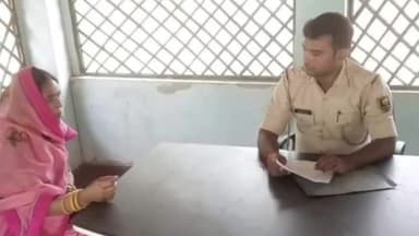 सुप्पी: थाना परिसर में शुक्रवार को जनता दरबार का किया गया आयोजन, सुनी गई लोगों की समस्या