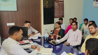 पीरटांड: प्रखंड मुख्यालय में प्रखंड स्तरीय बैंकर्स कमेटी की समीक्षा बैठक हुई आयोजित