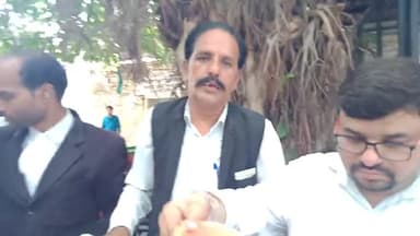 कोटा बार एसोसिएशन कोटा द्वारा गर्मी में शरबत पिला कर दी राहत हर साल करते है बार एसोसिएशन कार्य