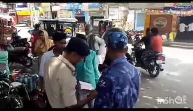 फारबिसगंज: पुलिस ने स्थानीय सुभाष चौक से नेपाल जाने वाली मुख्य सड़क पर चलाया वाहन जांच अभियान, वसूला 5000 रूपये का जुर्माना