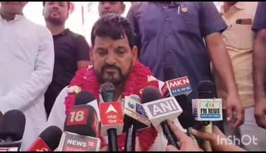 गोंडा: जो हिन्दू-मुस्लिम की बात करते हैं, वो गलत है : बरबट गांव में आयोजित BJP अल्पसंख्यक मोर्चा के कार्यक्रम में बृज भूषण सिंह