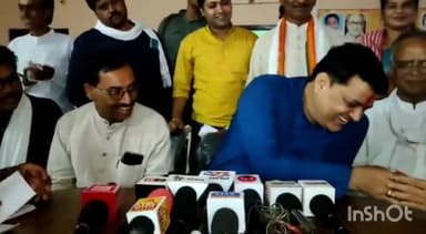 गुना नगर: कमलनाथ संदेश यात्रा पहुंची गुना, पिछड़ा वर्ग कांग्रेस के कार्यकारी प्रदेश अध्यक्ष ने जिला कार्यालय पर की प्रेसवार्ता