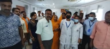 हम तो चले थे अकेले पर आप सबके प्यार ने मुझे बंदी बना दिया। देखिए ये है प्रशान्त हॉस्पिटल मुजफ्फरपुर का जलवा। जहां मरीज औ