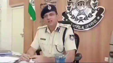 रतलाम नगर: महिला अपराधको रोकनेके लिए जिलेमें एसपीके निर्देशपर चलायागया विशेष जागरूकता अभियान 'अभिमन्यु' बालिका व महिलाओंकोकि समझाइश