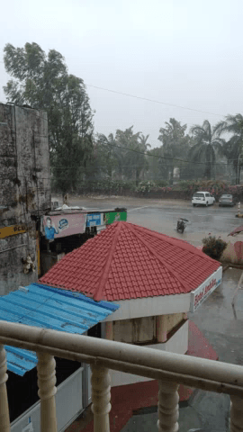 आबू रोड: Abu Road Talathi Mount Abu Road 24 ghante se Barish chalu hai#
#rajasthangovt