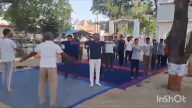 गोंडा: थाना धानेपुर में थानाध्यक्ष ने योग सप्ताह के अंतर्गत पुलिस कर्मियों को कराया योग, फिटनेस के लिए बताया योग का महत्व
