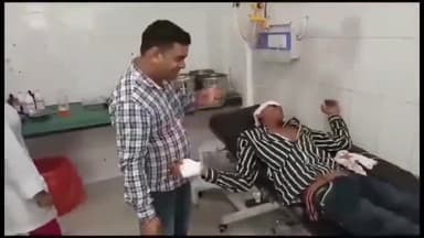 मुरादाबाद: हकीमपुर रेलवे स्टेशन के पास ट्रेन से गिरकर युवक गम्भीर रूप से हुआ घायल, जीआरपी ने  घायल युवक को अस्पताल में भर्ती कराया