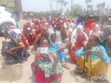 बिलारी: नोकझोंक के बीच हुआ राशन कोटे की दुकान का हुआ प्रस्ता मिलक हुसैनपुर पच्तौर  गांव का मामला