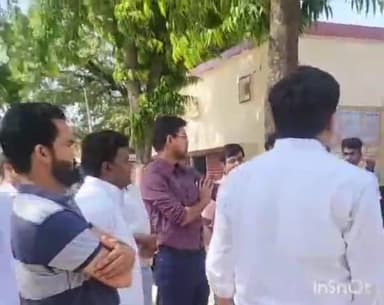 बिलारी: मुख्य विकास अधिकारी सुमित यादव ने कुंदरकी ब्लॉक का किया निरीक्षण, अधिकारियों व कर्मचारियों को दिए आवश्यक दिशा-निर्देश